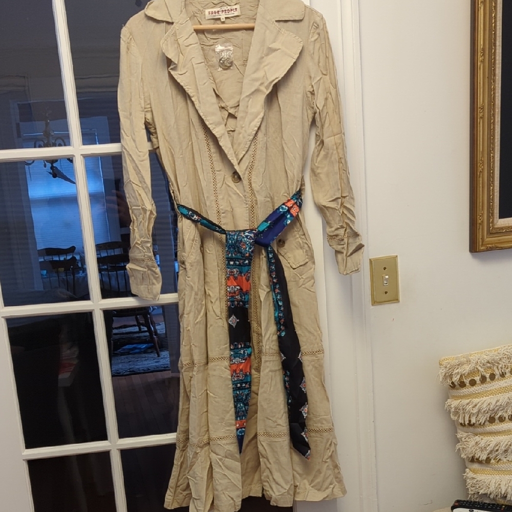 NWOT Free People Light Tan/Beige Light Trench Coat with Buttons Size XS